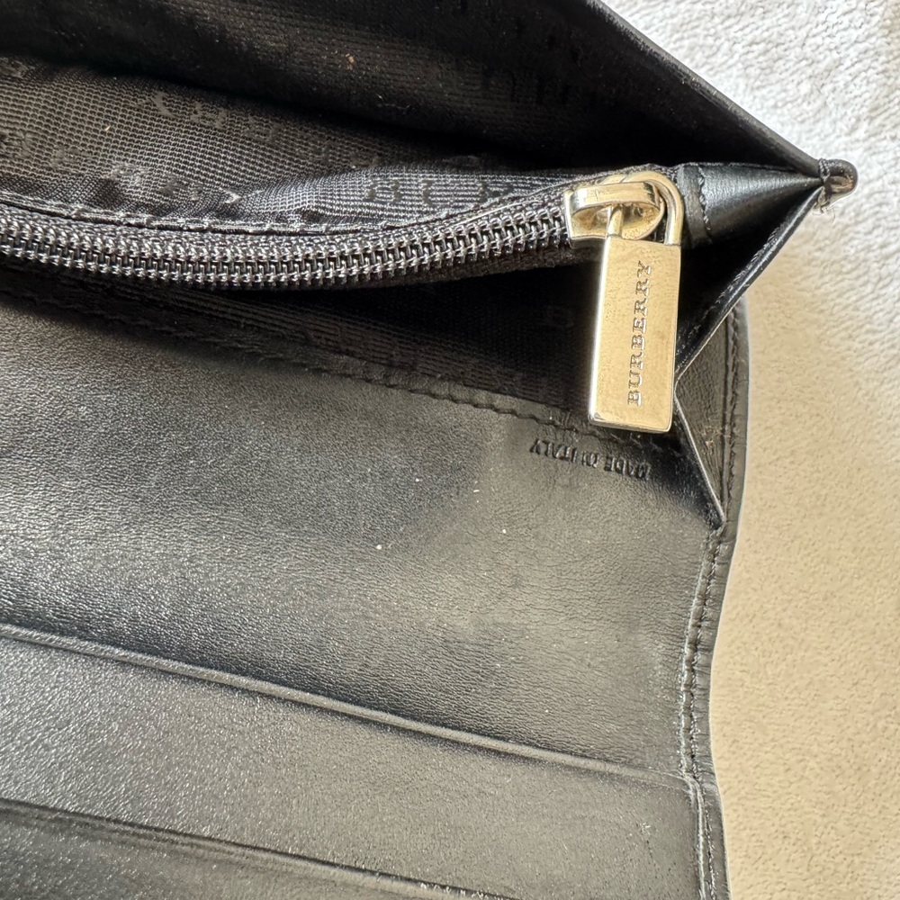 Burberry Black Leather Wallet EUC - Picture 5 of 9